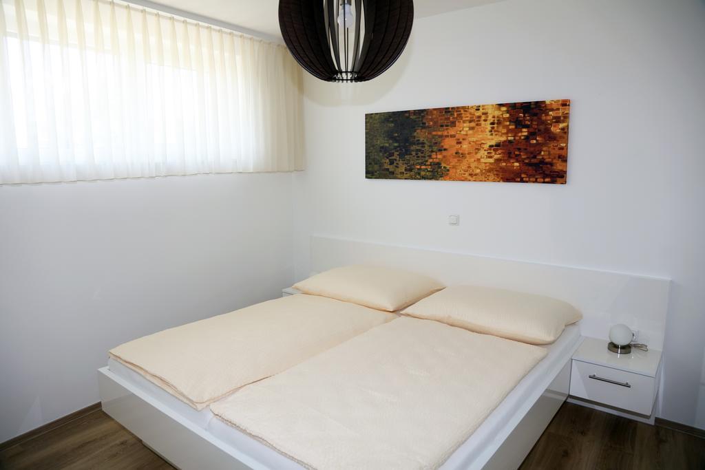 Penthouse Griemann 2 Fuer Max 4 Personen Mit Eigener Grosser Dachterrasse Zum Relaxen! Illmitz Exterior photo